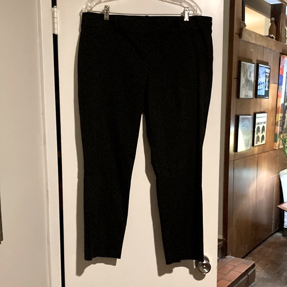 Ann Taylor Chelsea crop black ankle pants